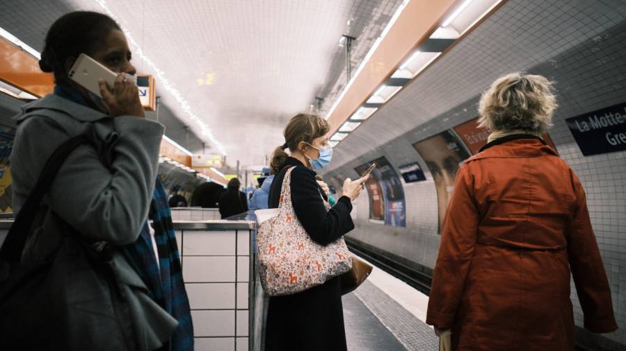 France hits out at Apple over data use for advertising