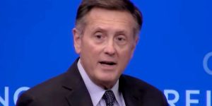 Former Fed official Clarida backs another interest-rate hike this year