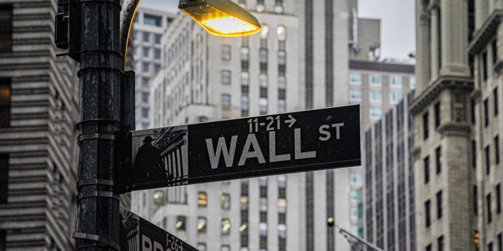 Investors should brace for an August stock-market slump, Fundstrat’s Tom Lee warns