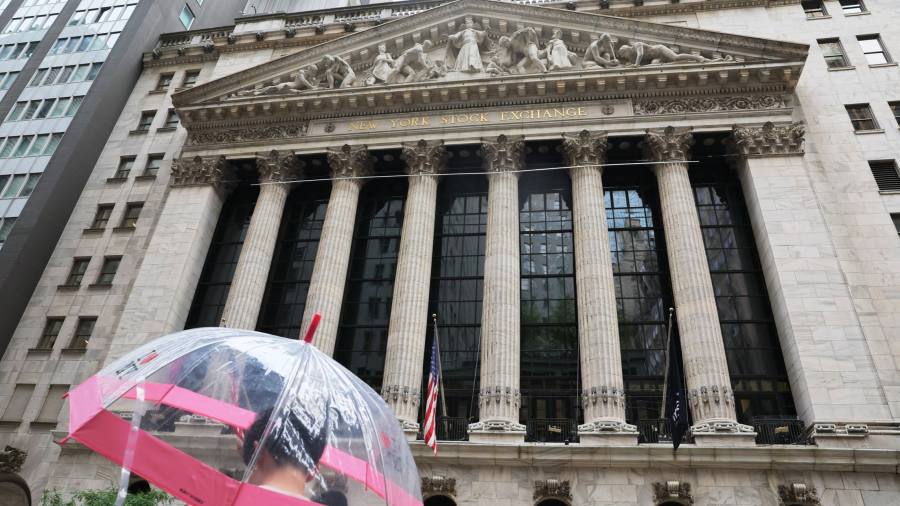 Surf Air shares fall after first US direct listing in more than a year