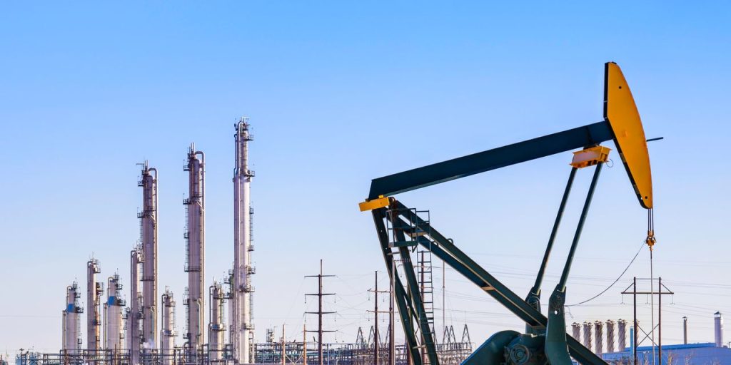 Oil prices post back-to-back losses, settle at lowest since mid-July