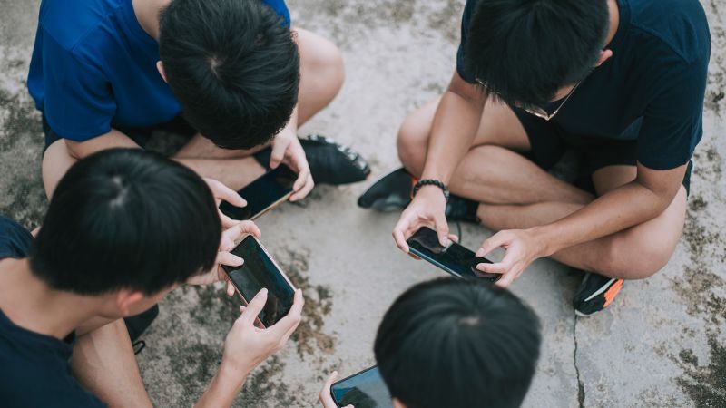 China wants to limit minors to no more than two hours a day on their phones