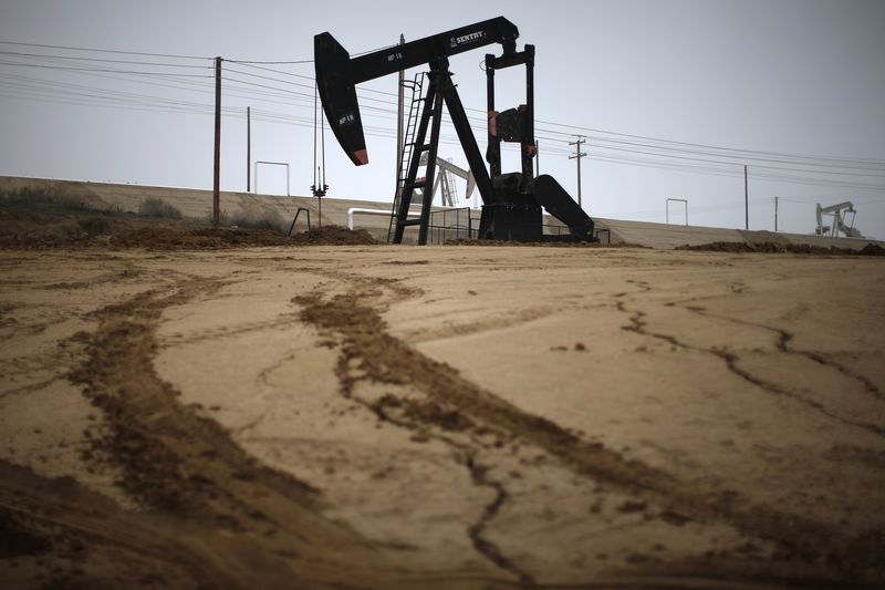 Oil prices see slight rise ahead of key central bank meetings