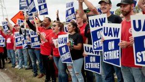 GM, UAW may be nearing a labor deal after marathon negotiating session