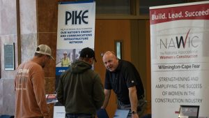 U.S. weekly jobless claims total 198,000, fewer than expected