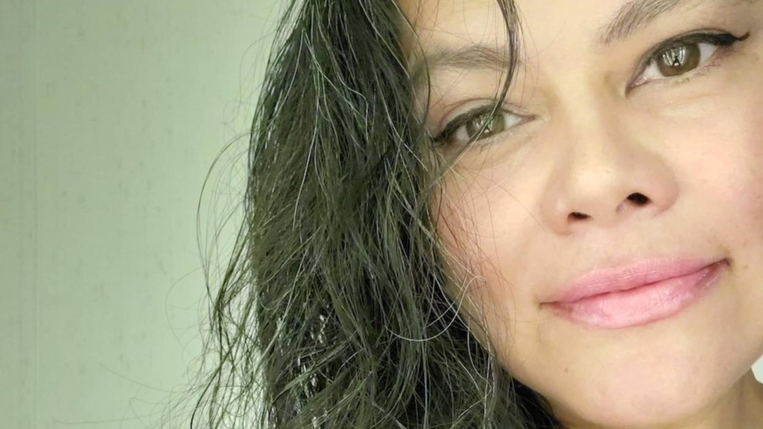 This 51-year-old makes an average of $10,000 per month on JustAnswer: Here’s how