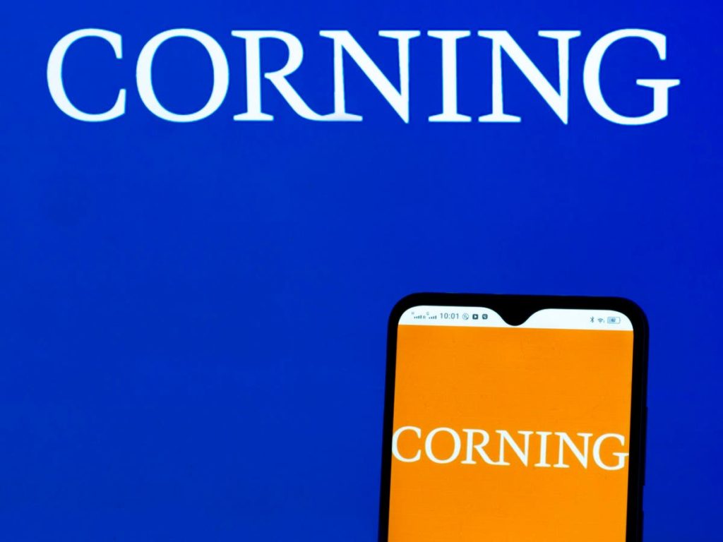 What’s Next For Corning Stock After A 13% Fall In A Month?