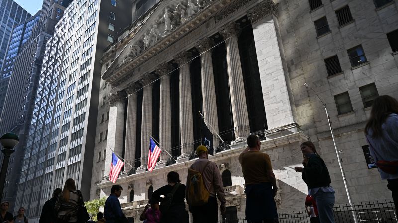 Dow closes up more than 510 points to kick off a busy week for the US economy