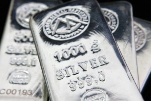 Silver prices plunge amid Powell’s hawkish stance and stronger dollar