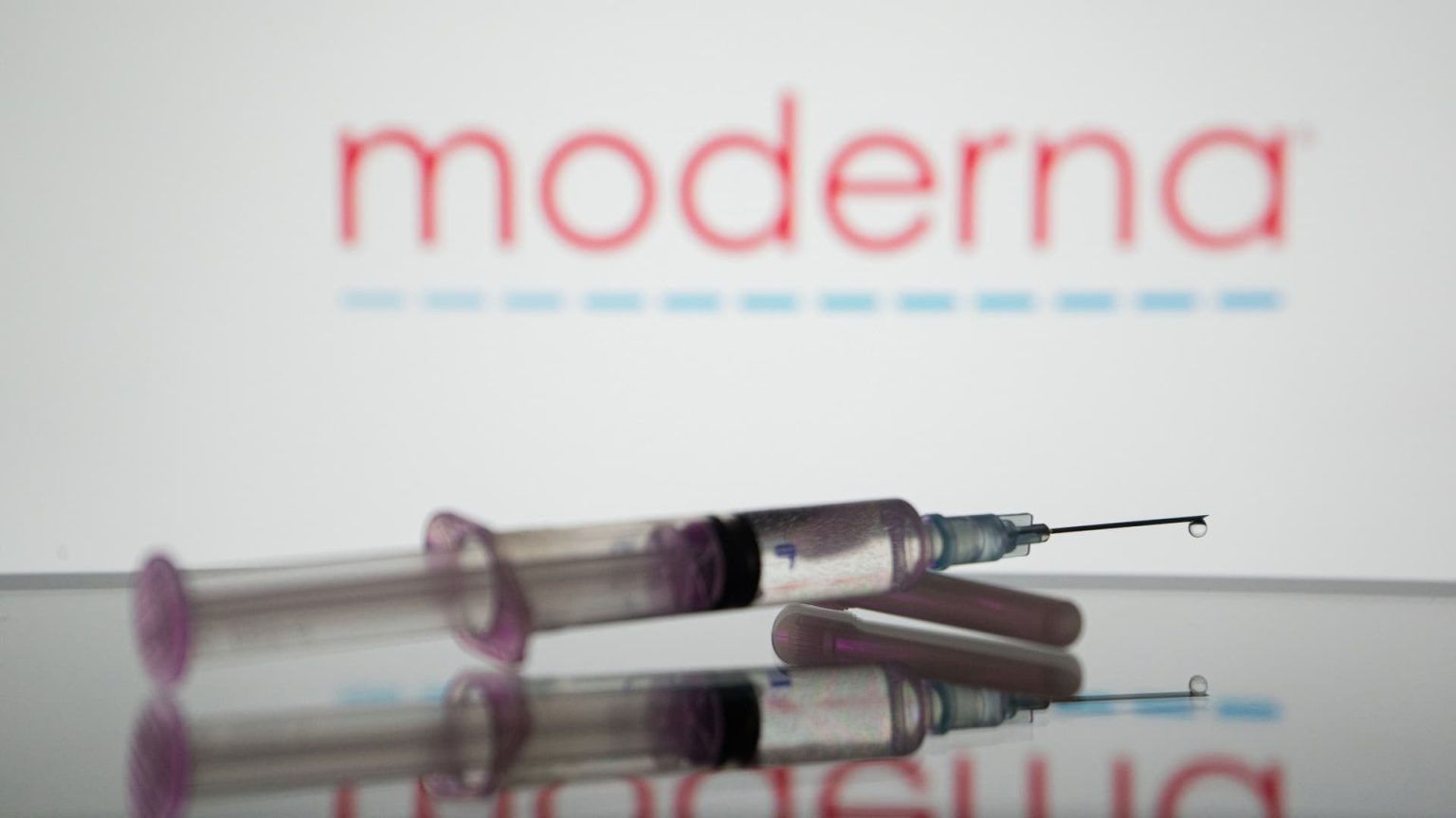 Moderna stock falls as sinking Covid vaccine demand drives steep loss