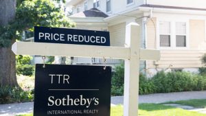 Adjustable-rate mortgage demand jumps nearly 10% as buyers struggle to afford housing market