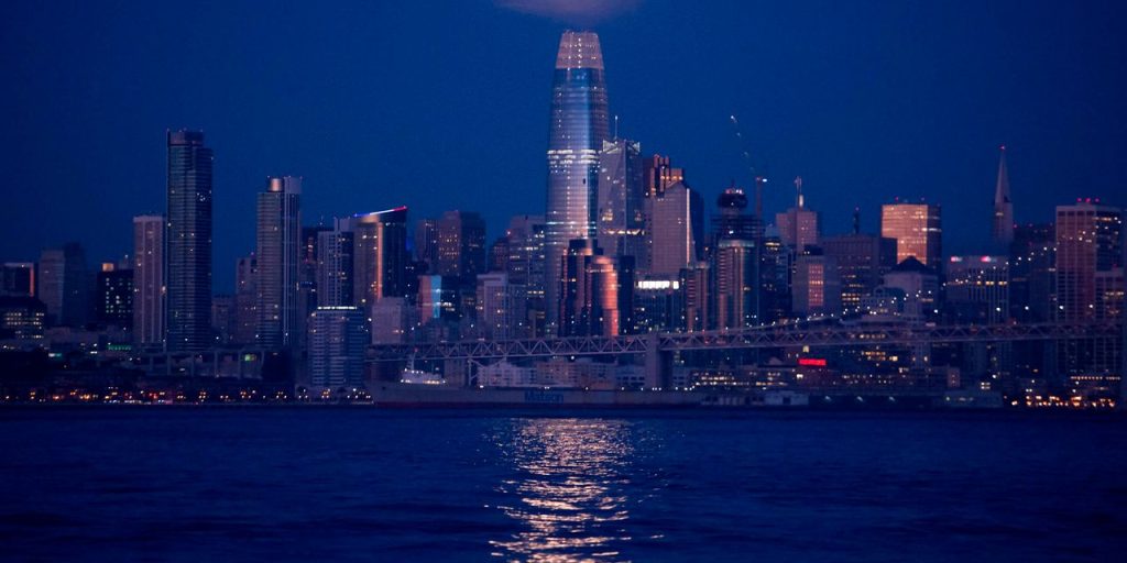 San Francisco office-space market is thriving. As long as it’s on an upper floor with a view.