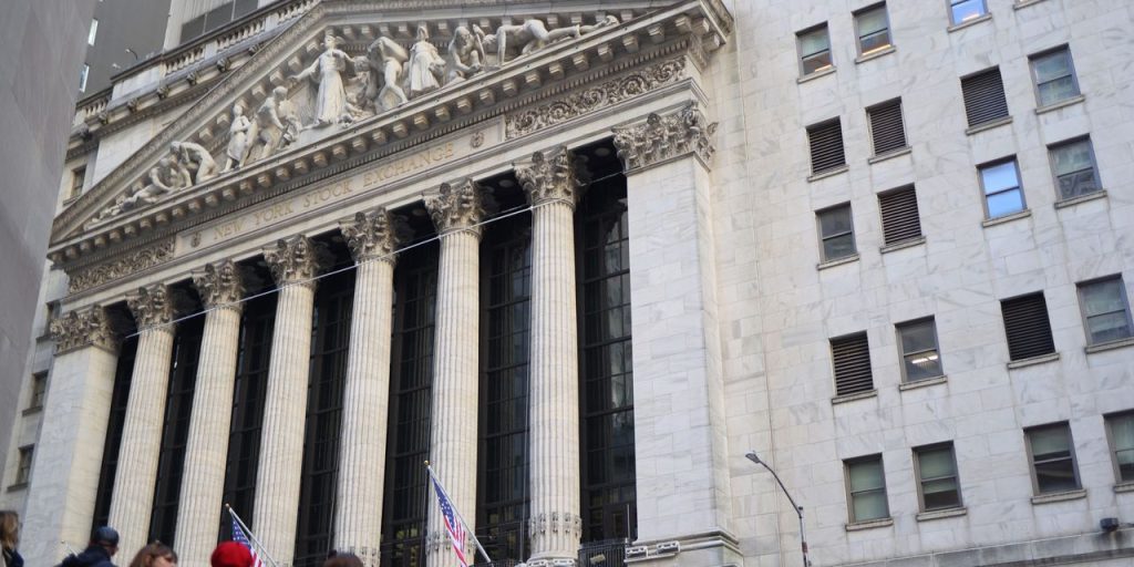 Dow ends nearly 400 points higher as tech rally leads stocks to highest close since September