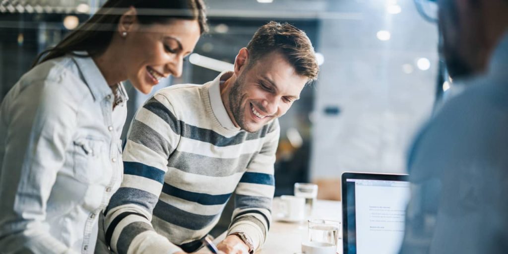 Mortgage rates fall for the third week in a row. ‘There is room’ for rates to drop further, one economist says.