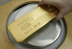 Gold prices under pressure amid mixed signals from Federal Reserve