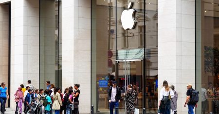 Apple’s App Course Runs $20,000 a Student. Is It Really Worth It?